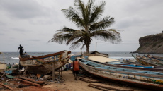 Τραγωδία στη Μαυριτανία με δεκάδες νεκρούς και αγνοούμενους μετανάστες – Βυθίστηκε το σκάφος τους
