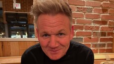 Γκόρντον Ράμσεϊ: Φωτογραφίες με ράμματα στο πρόσωπο μετά την αφαίρεση καρκινώματος στο δέρμα