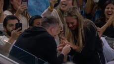 Πρόταση γάμου στις κερκίδες εν ώρα αγώνα στο US Open - Ακούστηκε το πολυπόθητο «ναι» στα μεγάφωνα - Βίντεο