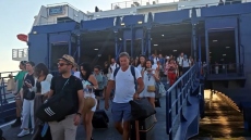 Κορυφώνεται η επιστροφή των εκδρομέων του καλοκαιριού - Περισσότερες από 33.000 οι αφίξεις στα λιμάνια της Αττικής, δείτε βίντεο