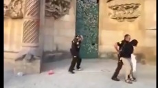 Βαρκελώνη: Ακτιβίστριες υπέρ του κλίματος έριξαν μπογιά στην πρόσοψη της Σαγράδα Φαμίλια