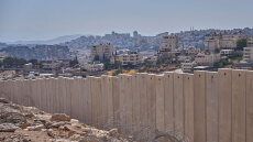 Το Ισραήλ χαλαρώνει τους κανόνες για αγορές γης στη Δυτική Όχθη από εποίκους
