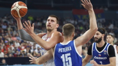 Eurobasket 2025: Άνετη Σερβία έκανε το 4/4 στον όμιλο, 82-60 την Τσεχία - Βίντεο 