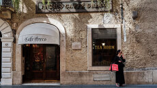 Νέα αναβολή... εκτέλεσης πέτυχε το ιστορικό Καφέ Γκρέκο στη Ρώμη: «Θα το σώσουμε» λέει ο ιδιοκτήτης του