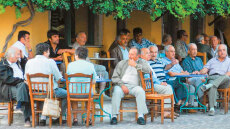 Τα καφενεία των Ελλήνων: Ταξίδι στην παράδοση και τη γεύση - Από το χθες στο σήμερα και οι 8 απαράβατοι κανόνες των θαμώνων