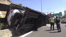 Σύγκρουση δύο φορτηγών στην Αττική Οδό, στο ύψος των Άνω Λιοσίων - Αποκαταστάθηκε η κυκλοφορία