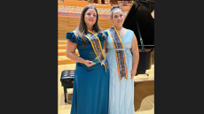 Εβελίνα και Αγγελίνα Μαντέ: Θριάμβευσαν σε διεθνή διαγωνισμό στο Λος Άντζελες οι δυο νεαρές πιανίστριες από τη Σαντορίνη 