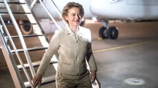 Σενάρια για ρωσικές παρεμβολές στο αεροπλάνο της φον ντερ Λάιεν, χάθηκε το GPS και προσγειώθηκε με έντυπους χάρτες - Τι αποκαλύπτουν οι Financial Times