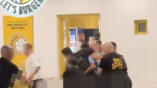 Μύκονος: Συμπλοκή αστυνομικών με μεθυσμένους Ιταλούς τουρίστες έξω από κατάστημα εστίασης