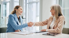 Έχετε ομαδικό συμβόλαιο υγείας; Πώς μπορείτε να ενισχύσετε τις καλύψεις σας