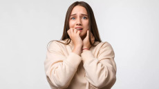 Κρίση πανικού: Τα συμπτώματα που τρομοκρατούν – Η αντιμετώπιση που σώζει