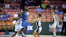 Eurobasket 2025: «Εσείς πείτε μου πώς να σταματήσουμε τον Γιάννη Αντετοκούνμπο», λέει ο Κάρινγκτον
