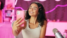 Ψηφιακός εαυτός: Πώς τα μέσα κοινωνικής δικτύωσης αναδιαμορφώνουν την ταυτότητά μας