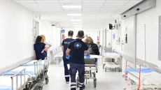 Επέστρεψαν στην Ελλάδα οι δύο από τους οκτώ Έλληνες που τραυματίστηκαν σε τροχαίο στο Κιλιμάντζαρο - Θα νοσηλευτούν στο ΚΑΤ