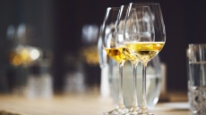 Σερβίρισμα κρασιού: Γιατί η θερμοκρασία κάνει τη διαφορά