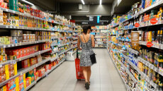 ΕΛΣΤΑΤ: Στα 1.724,54 η μηνιαία δαπάνη των νοικοκυριών, πού ξοδεύονται τα χρήματα