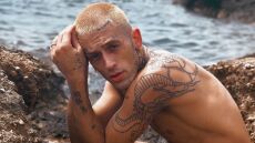 Τάσος Ξιαρχό: Κάνει γυμνός ηλιοθεραπεία στη Μύκονο - Δείτε φωτογραφίες