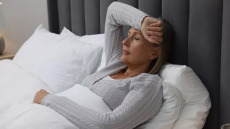 Εμμηνόπαυση: Ποιες γυναίκες μπορεί να βιώσουν (πολύ) πιο έντονα συμπτώματα