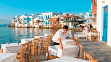 Η νέα φορολογική κλίμακα μόνο για νέους ως 30 ετών - Ως και τρεις φορές πάνω το αφορολόγητο