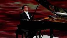 Με βίντεο από συναυλία του Ντένις Ματσούεφ αντέδρασε η ρωσική πρεσβεία στην ακύρωση της εμφάνισής του στο Μέγαρο Μουσικής Αθηνών