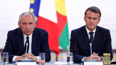 Η Γαλλία αντιμέτωπη με το χρέος και τον διχασμό: «Πώς να κυβερνήσεις μια χώρα που έχει 246 διαφορετικά είδη τυριού;»