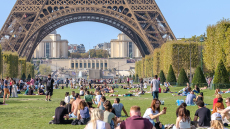 Γαλλία-Μακρόν: Τι «βλέπουν» πέντε επενδυτικοί οίκοι μετά την πτώση Μπαϊρού – Πού διαφωνούν, πού συγκλίνουν