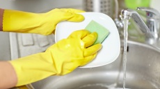 Σφουγγάρι κουζίνας: Πότε είναι η σωστή στιγμή να το αλλάξουμε
