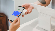 Snappi, η τράπεζα που χωράει στο κινητό μας