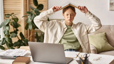 Γονείς: Μην πνίγετε τα παιδιά με (υπερβολικές) απαιτήσεις – Τι να προσέξετε
