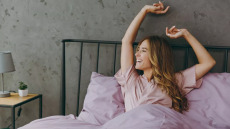 Η μικρή λέξη που κάνει τη μεγάλη διαφορά στη μέρα σας – Πείτε τη δυνατά κάθε πρωί!
