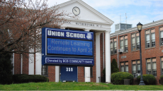 Το κλείσιμο των σχολείων στις ΗΠΑ κατά την πανδημία είχε τεράστιο μακροπρόθεσμο κόστος, δείχνει έρευνα