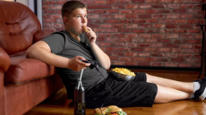 Παγκόσμιος συναγερμός από τη UNICEF: Για πρώτη φορά περισσότερα παιδιά παχύσαρκα παρά υποβαρή