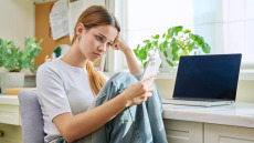 Μοναξιά: Αλλάζει τη συμπεριφορά των εφήβων σε λιγότερο από 4 ώρες