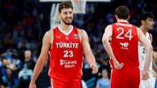 Eurobasket: Η ανάρτηση του Σενγκούν με τον Κεμάλ μετά την πρόκριση κόντρα στην Ελλάδα και το σχόλιο «Δεν θα ήταν ωραίος καιρός για θάλασσα;»