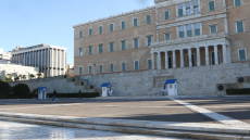 Ένσταση αντισυνταγματικότητας: Το ΠΑΣΟΚ διαφωνεί για... τα χωροταξικά όρια Αγνώστου Στρατιώτη και πλατείας Συντάγματος