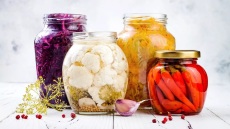 Η επιστήμη πίσω από τα λαχανικά τουρσί