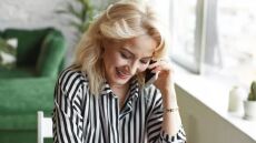 Ένα τηλεφώνημα στη μαμά μας: το καλύτερο «αντίδοτο» στο στρες
