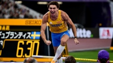 Ο «βασιλιάς» των αιθέρων μετρά εκατοστά και χρηματικά έπαθλα: Τι κέρδισε ο Ντουπλάντις με το χρυσό και το παγκόσμιο ρεκόρ στα 6,30 μ.
