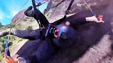 Βραζιλία: 40χρονος τραυματίστηκε βαριά όταν μπλέχτηκε το αλεξίπτωτό του κάνοντας base jump