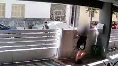 Αιγάλεω: «Φύγε» φώναζε η 17χρονη στον Παλαιστίνιο που της επιτέθηκε σεξουαλικά έξω από το σπίτι της - Δείτε βίντεο