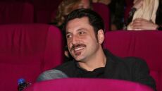 Εκνευρισμένος ο Γιώργος Χρυσοστόμου - «Δεν πληρώνομαι για το TikTok, με έβγαζαν βίντεο ημίγυμνο σε παράσταση χωρίς την άδειά μου»