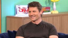 O Κρις Ραντάνοφ μίλησε για το τροχαίο ατύχημα που τον οδήγησε να μετακομίσει μόνιμα στην Ελλάδα: «Δεν ξέρω αν θα γύριζα ποτέ στη Βουλγαρία»