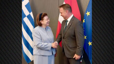 Συνάντηση της Μενδώνη με τον Αντικαγκελάριο της Αυστρίας - Στο επίκεντρο τα Γλυπτά του παρθενώνα