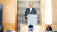 Συγκίνηση Μερτς στα εγκαίνια συναγωγής στο Μόναχο - Ο Γερμανός καγκελάριος εγγυάται την ασφάλεια των Εβραίων 