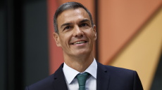 Σε δύσκολη θέση ο Σάντσεθ: Στέλεχος των Σοσιαλιστών κατηγορείται για σεξουαλική παρενόχληση
