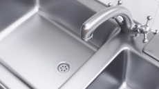 Νεροχύτης: Πώς θα τον κάνουμε να αστράφτει σε λίγα λεπτά
