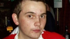 Στοιχειωμένο έγκλημα 20 ετών στην Κρήτη: «Ο άντρας μου ομολόγησε με κλάματα τη δολοφονία του Στήβεν Κουκ» - Το email που οδηγεί σε δίκη 38χρονο Βρετανό