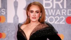 Adele: Σε συζητήσεις για να εμφανιστεί στο ημίχρονο του Super Bowl 2026