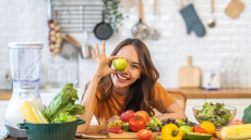 Η διατροφή που κρατάει τον εγκέφαλο σε φόρμα – Ανακαλύψτε το μυστικό της νεότητας
