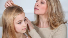 Πόσα «λένε» τα μαλλιά για το στρες και την ψυχική υγεία του παιδιού